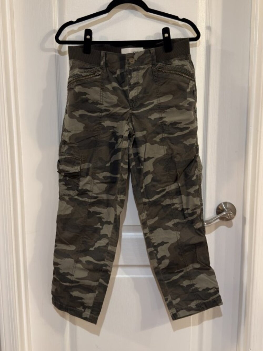 Sonoma Women’s Size 8 Camo Cargo Pants Olive Green Utility